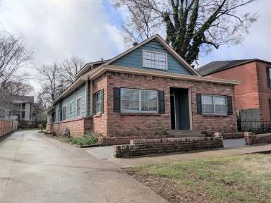 Main picture of 519 E 6th St