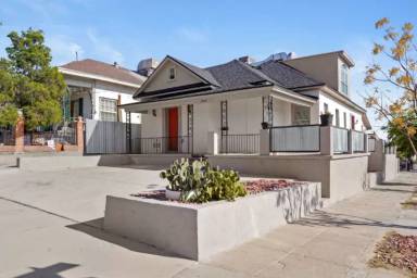 Main picture of 1400 Arizona Ave