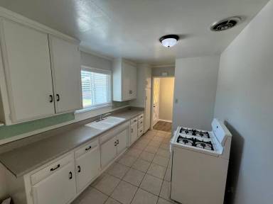 Main picture of 2237 E Madison Ave