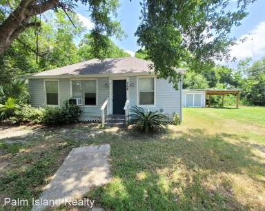 Main picture of 704 N Old Corry Field Rd