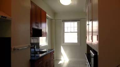 Main picture of 1060 Powell St