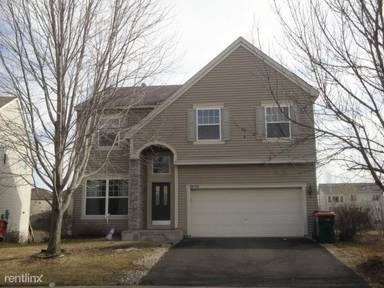 Main picture of 12014 Waconia Cir NE