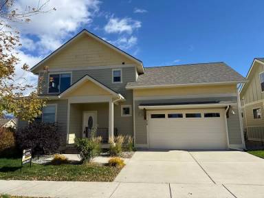 Main picture of 868 Jardine Ave