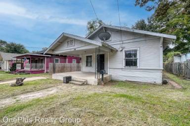 Main picture of 3727 Spence St