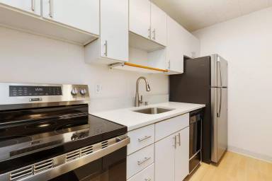 Main picture of 324 W Olympic Pl