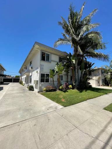 Main picture of 10531 Western Ave