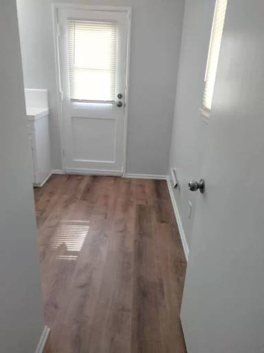 Main picture of 1641 N Hobart Blvd