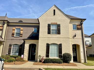 Main picture of Creekside Condominiums