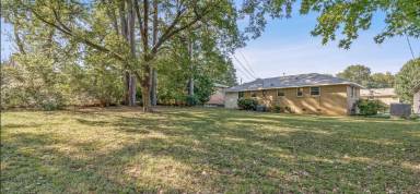 Main picture of 747 Locust Dr