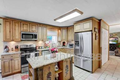 Main picture of 17 Rondell Ln