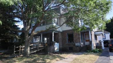 Main picture of 1414 State St