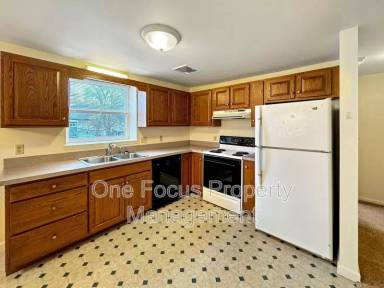 Main picture of 326 E Church St
