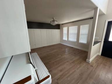 Main picture of 7108 Hillock Dr