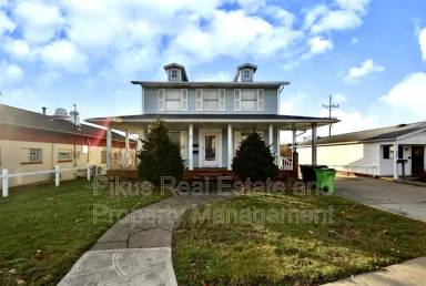 Main picture of 711 N Main St