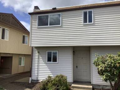 Main picture of 2125 NW Highland Dr