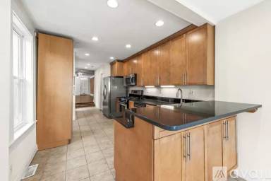 Main picture of 1026 Riverside Ave