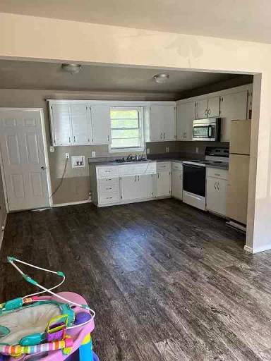 Main picture of 903 E 7th St