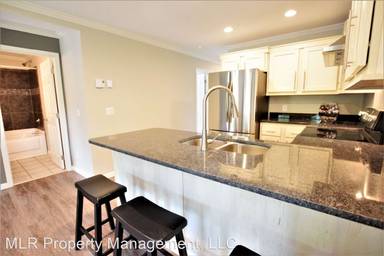 Main picture of 1002 N Aurora St House