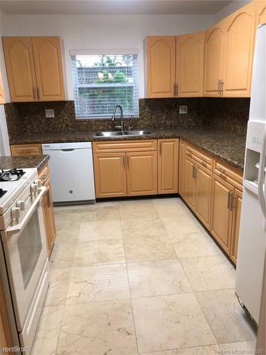 Main picture of 11933 SW 37th Ter