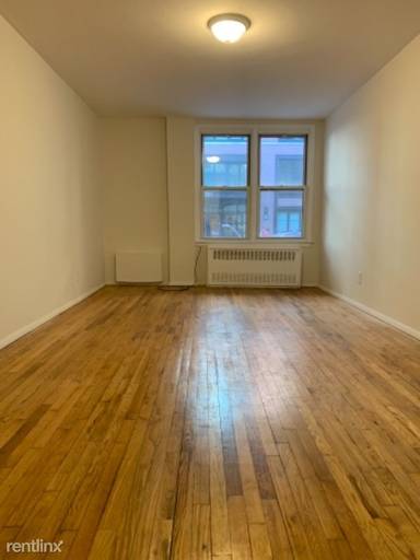 Main picture of 260 W 25th St