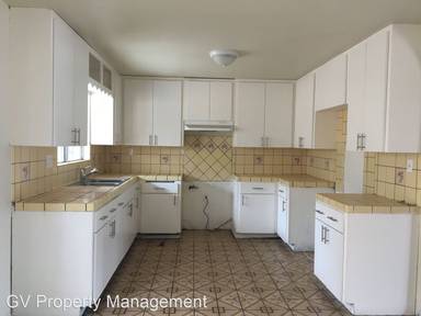 Main picture of 12966 Glamis St