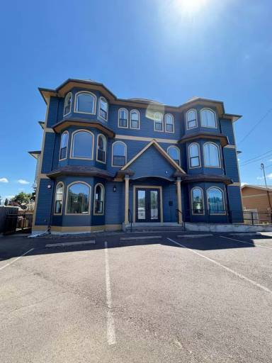 Main picture of 103 W Bishop Way