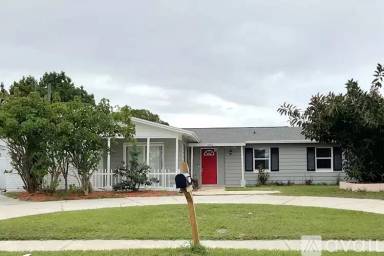 Main picture of 6909 Voltaire Dr