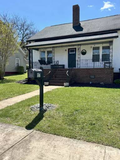 Main picture of 17 Arrington Ave