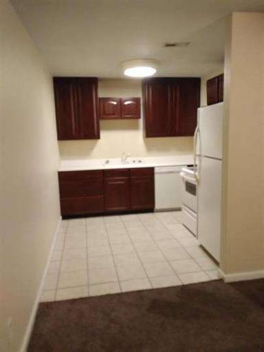 Main picture of 606 W College St