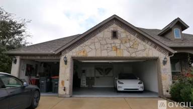 Main picture of 602 Warner Dr