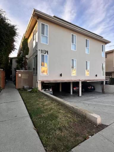 Main picture of 1139 S Bedford St