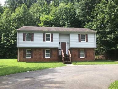 Main picture of 111 Wade Ln
