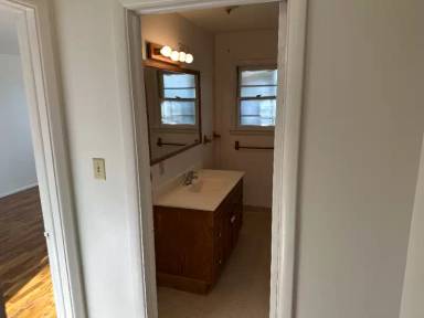 Main picture of 331 S Jackson St