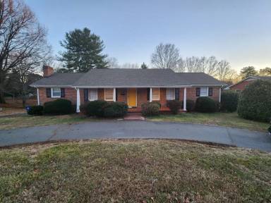 Main picture of 800 Polo Rd