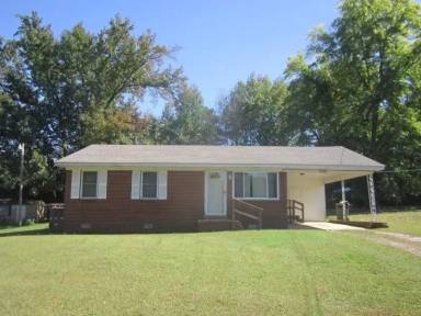Main picture of 652 Skyline Dr