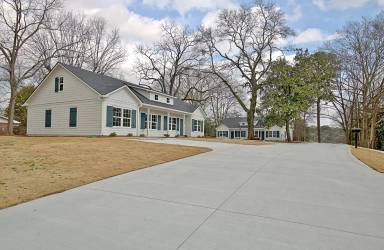 Main picture of 210 S Jeff Davis Dr