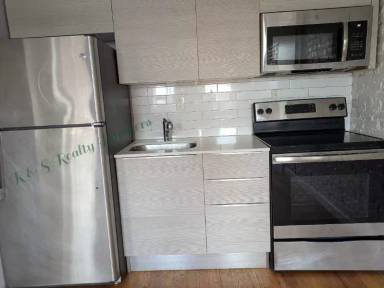 Main picture of 7 N Carey St