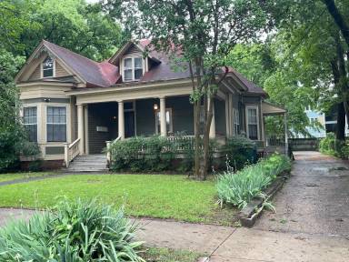 Main picture of 510 E 8th St