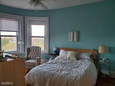 Main picture of 1477 Beacon St