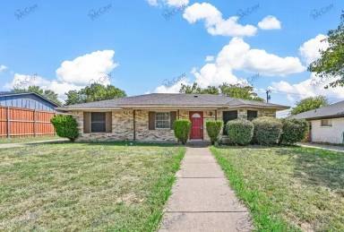 Main picture of 3626 W Rochelle Rd