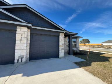 Main picture of 913 Wax Myrtle Ct