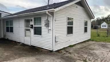 Main picture of 2705 Bank St