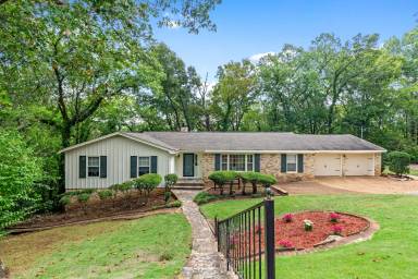 Main picture of 6807 Jones Valley Dr SE