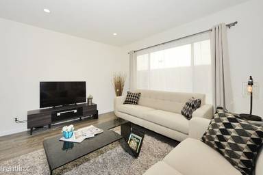 Main picture of 907 7th St
