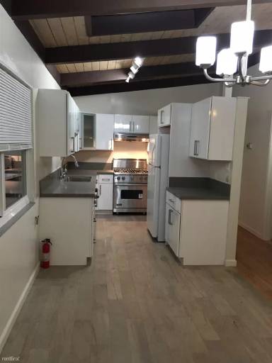Main picture of 814 Lexington Ave