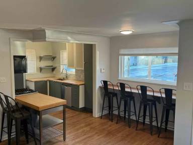 Main picture of 720 Poplar St