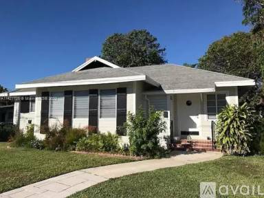 Main picture of 934 SW 8th Ct