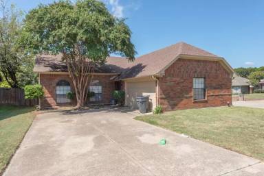Main picture of 6919 Cedar Knoll Dr
