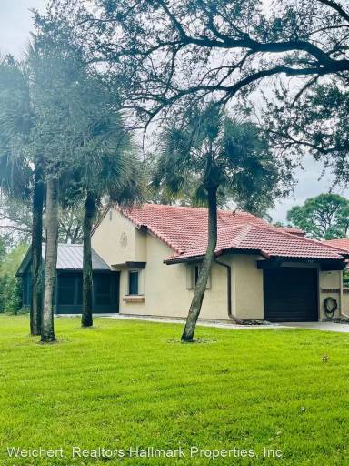 Main picture of 1556 Waldorf Cir NE