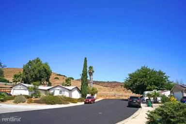 Main picture of 9859 Gandy Ave